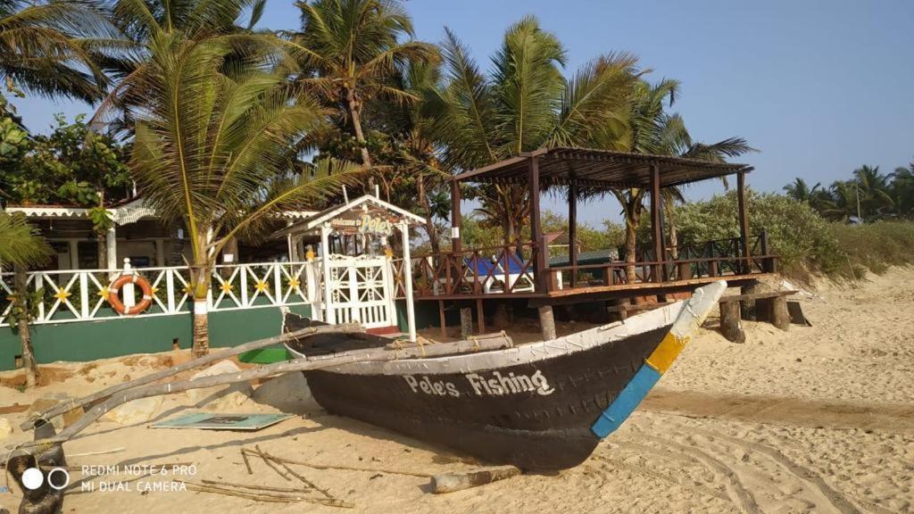 Pele'S Windsong Wood Cottage On The Beach Бенаулим Экстерьер фото